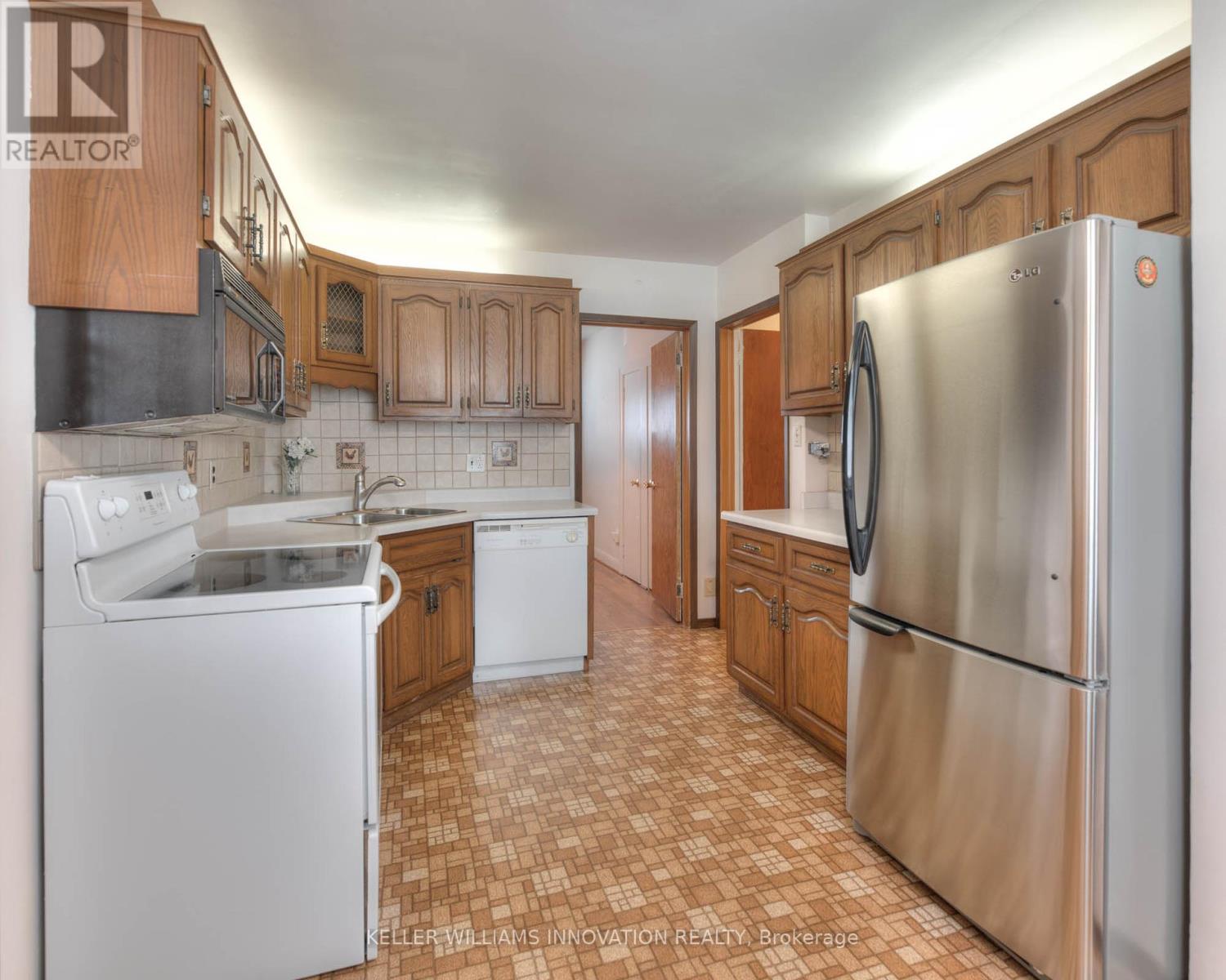 Photo 15 of 147 Clark Avenue, Kitchener ON
