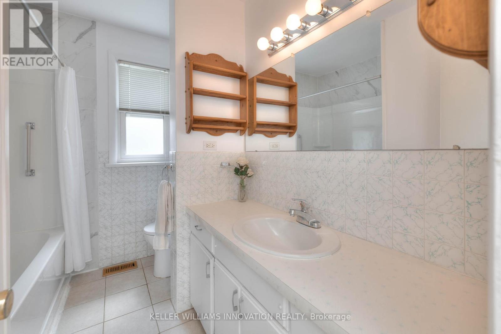 Photo 23 of 147 Clark Avenue, Kitchener ON