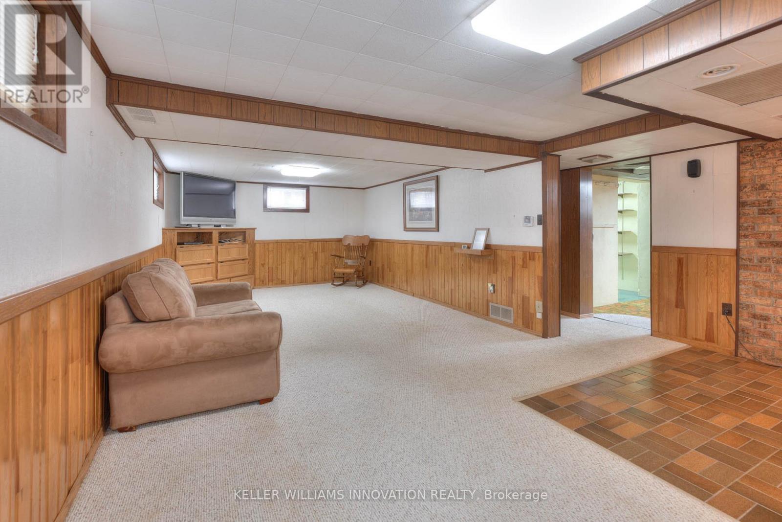Photo 32 of 147 Clark Avenue, Kitchener ON