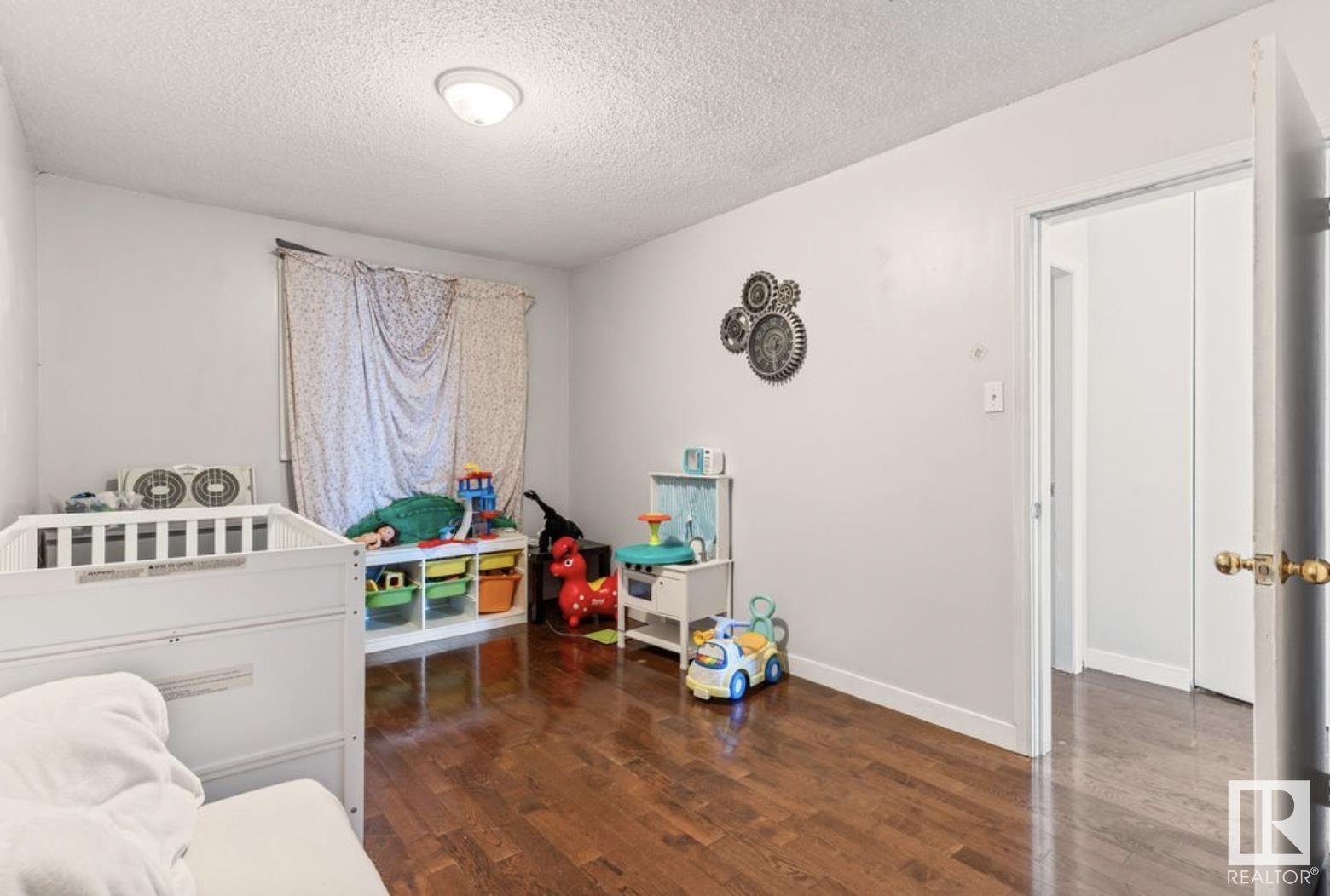 Photo 17 of 16121 110 Avenue Nw, Edmonton AB