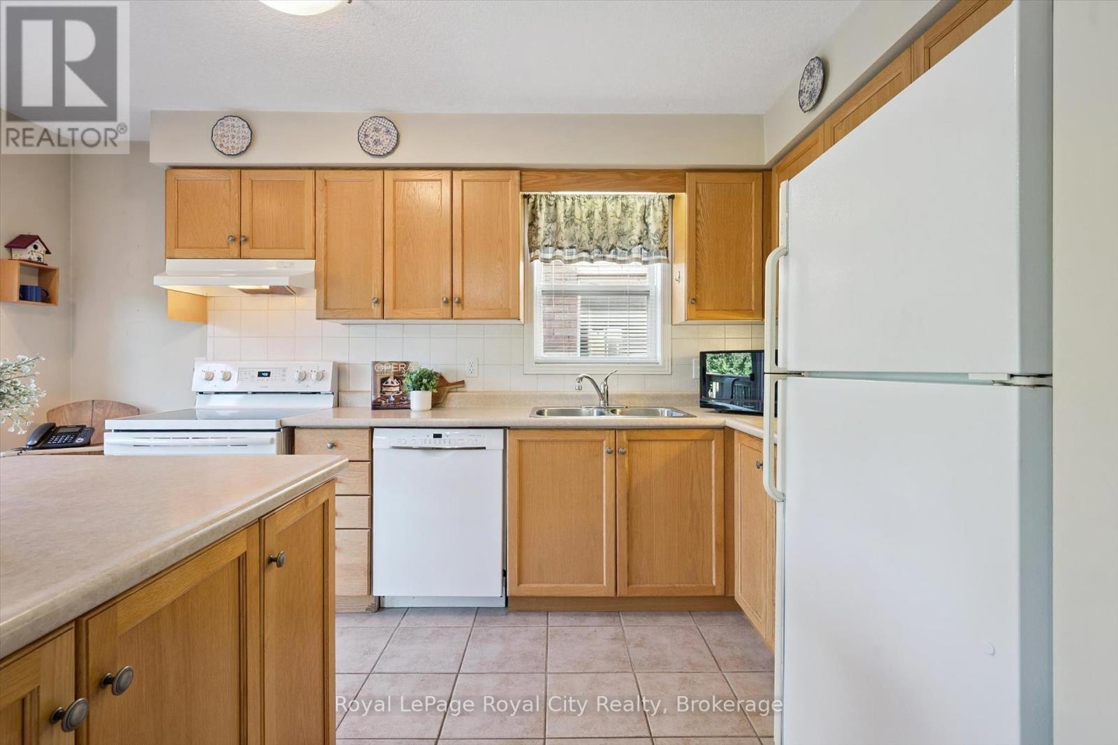 Photo 22 of 347 Starwood Drive, Guelph ON