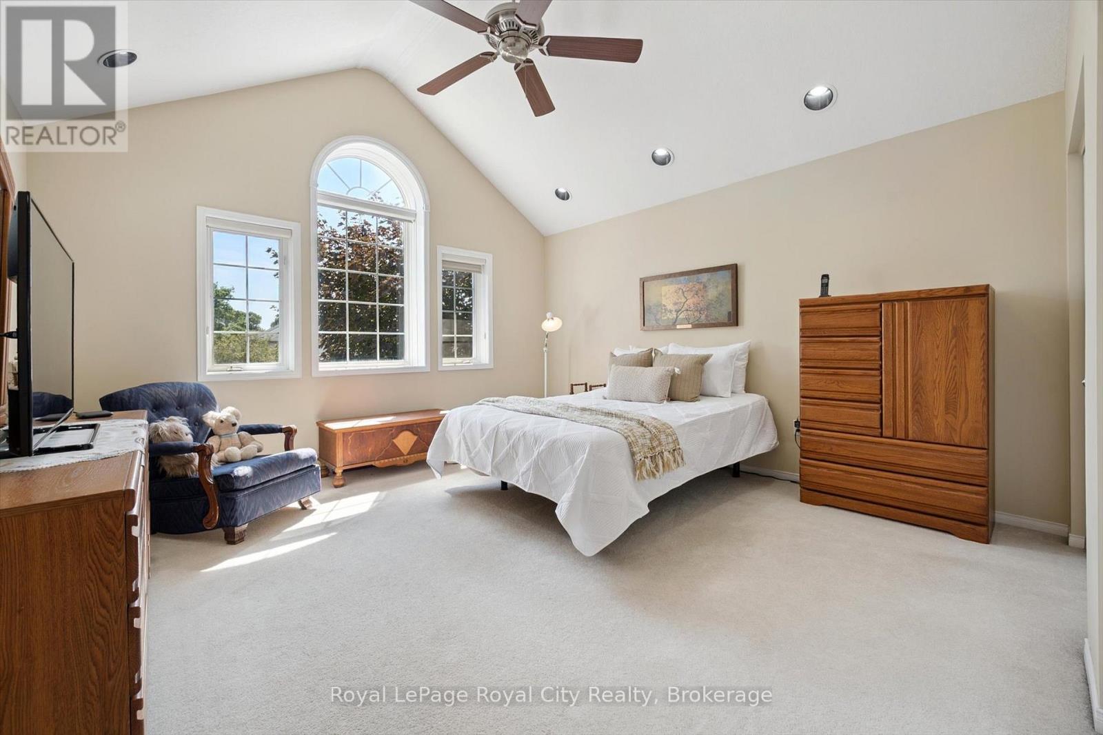 Photo 26 of 347 Starwood Drive, Guelph ON