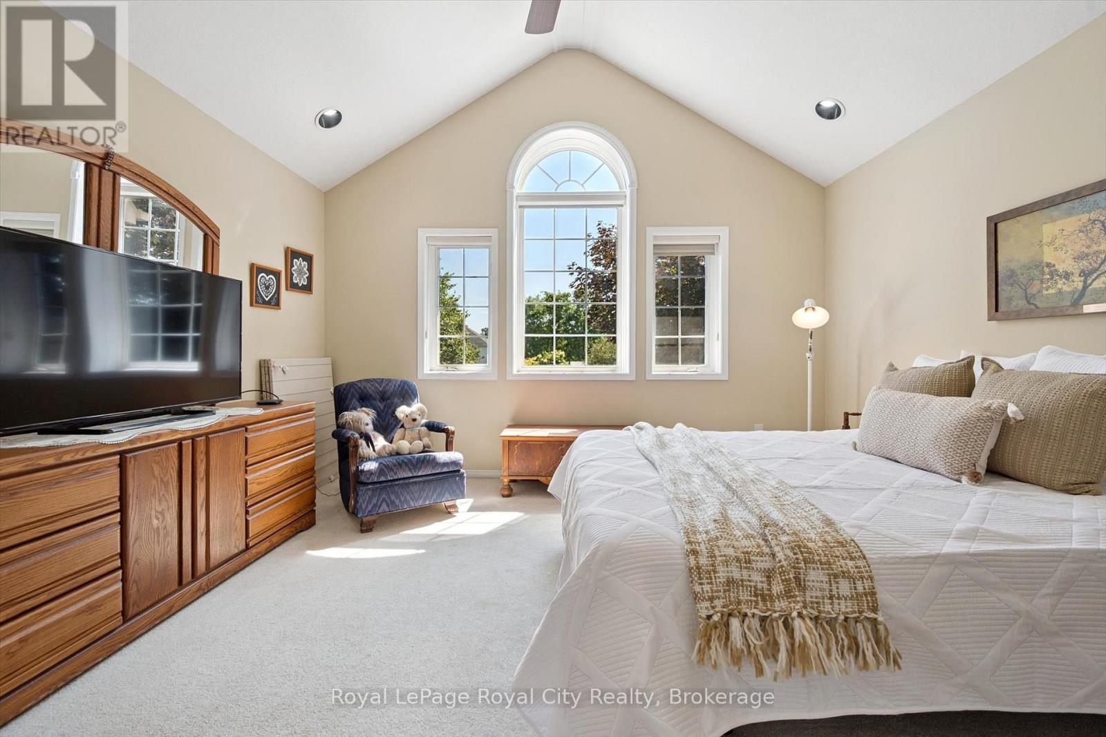 Photo 27 of 347 Starwood Drive, Guelph ON