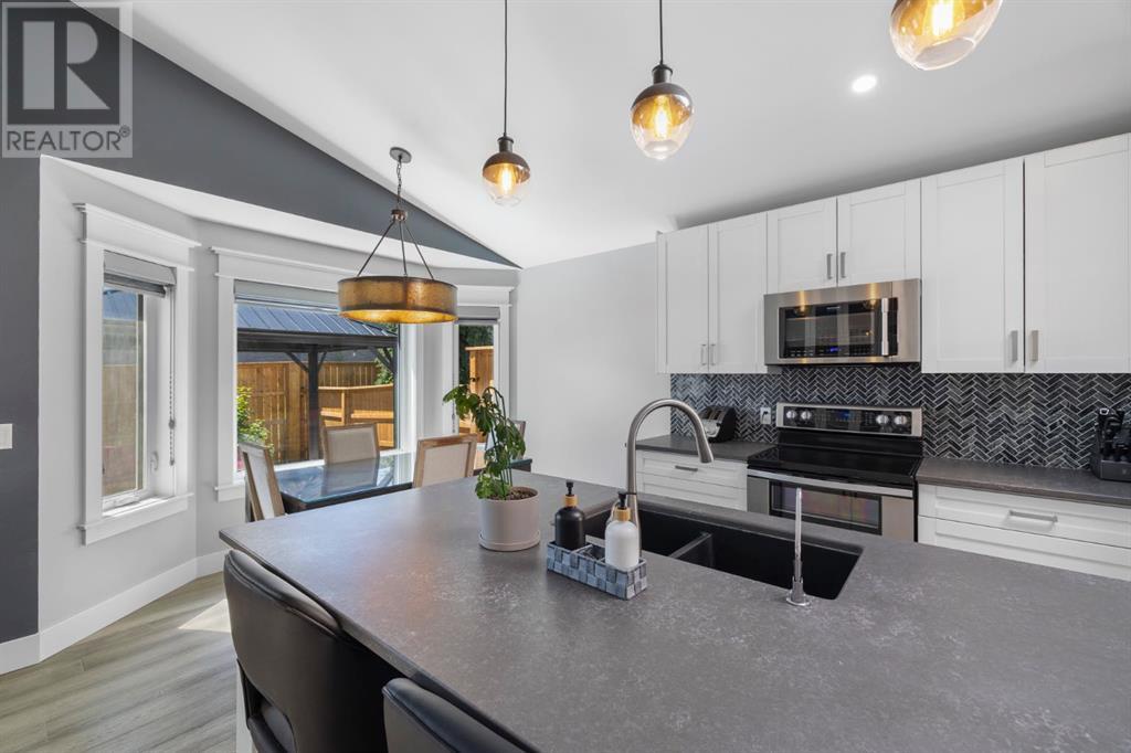 Single Family House Bungalow for Sale in  Valley Meadow Close NW Valley Ridge Calgary 