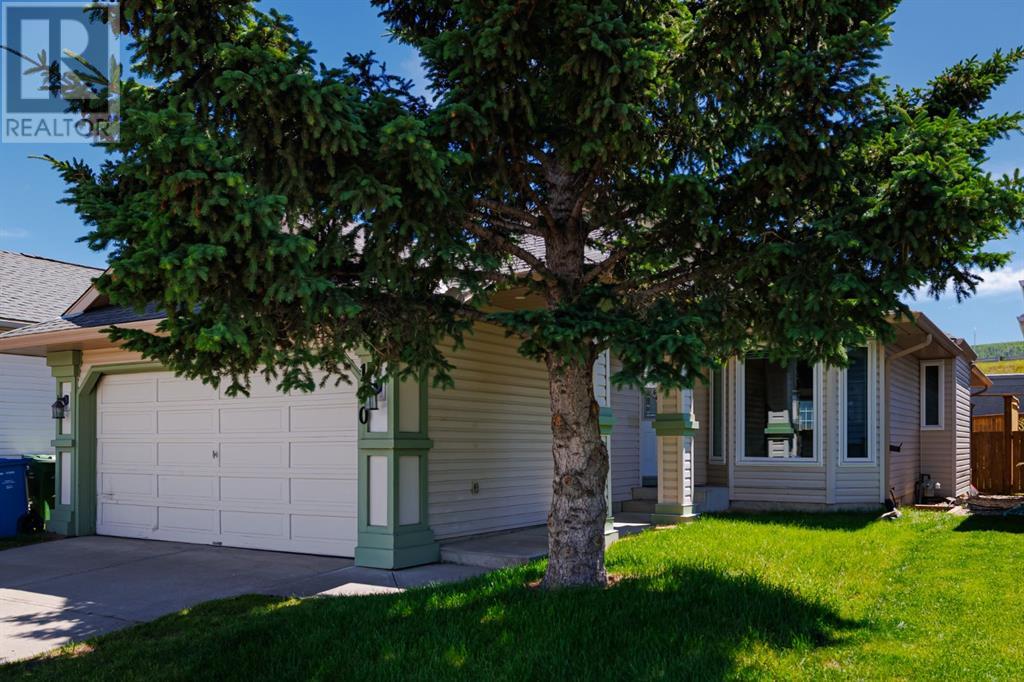 Single Family House Bungalow for Sale in  Valley Meadow Close NW Valley Ridge Calgary 
