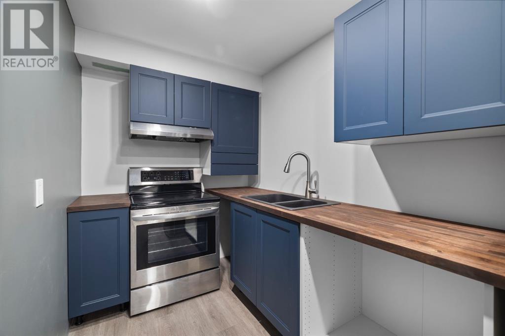 Single Family House Bungalow for Sale in  Valley Meadow Close NW Valley Ridge Calgary 
