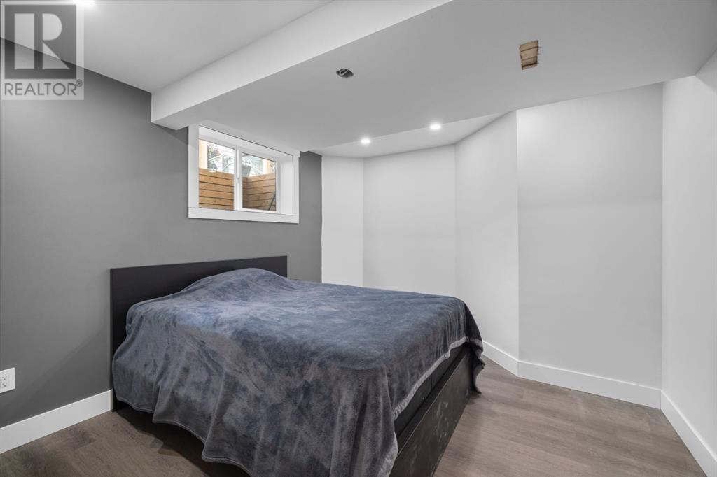 Single Family House Bungalow for Sale in  Valley Meadow Close NW Valley Ridge Calgary 