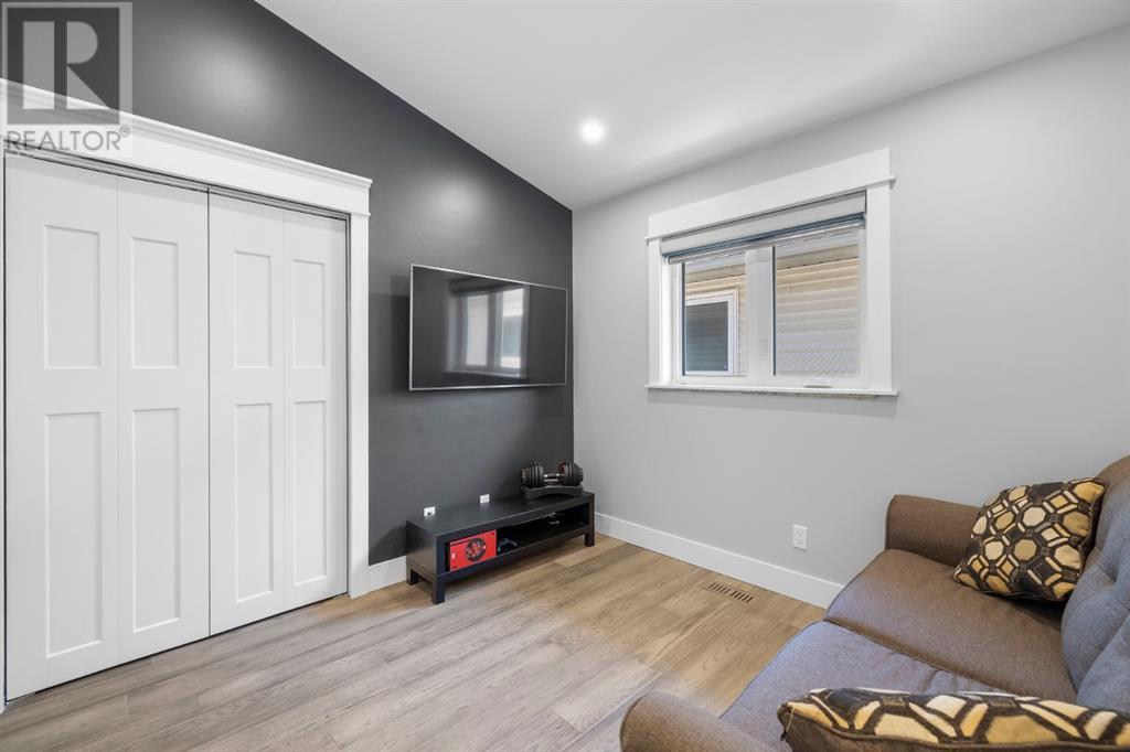 Single Family House Bungalow for Sale in  Valley Meadow Close NW Valley Ridge Calgary 