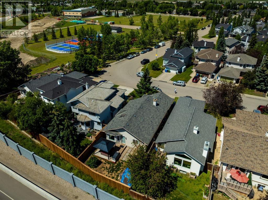 Single Family House Bungalow for Sale in  Valley Meadow Close NW Valley Ridge Calgary 