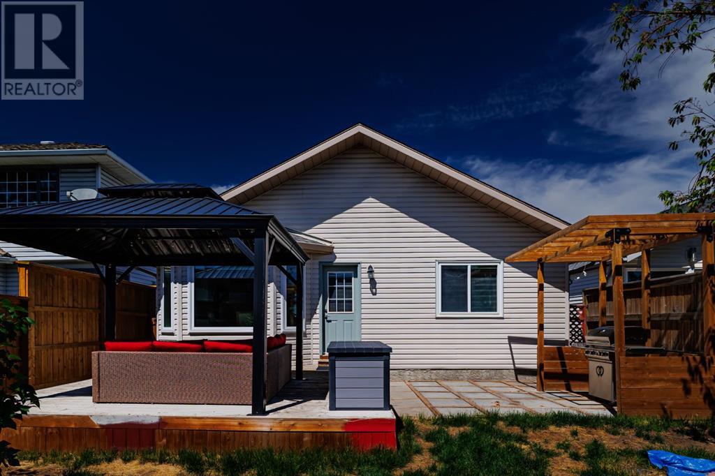 Single Family House Bungalow for Sale in  Valley Meadow Close NW Valley Ridge Calgary 