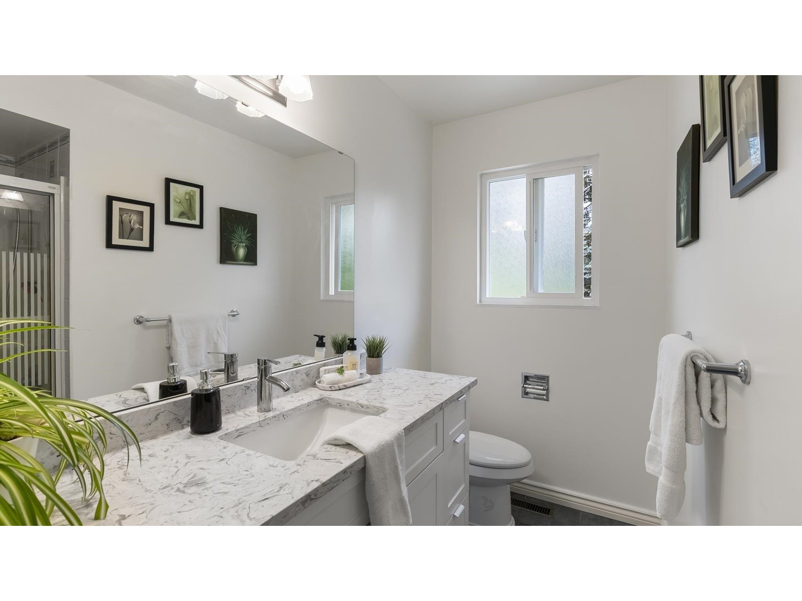 Photo 20 of 14409 Chartwell Drive, Surrey BC