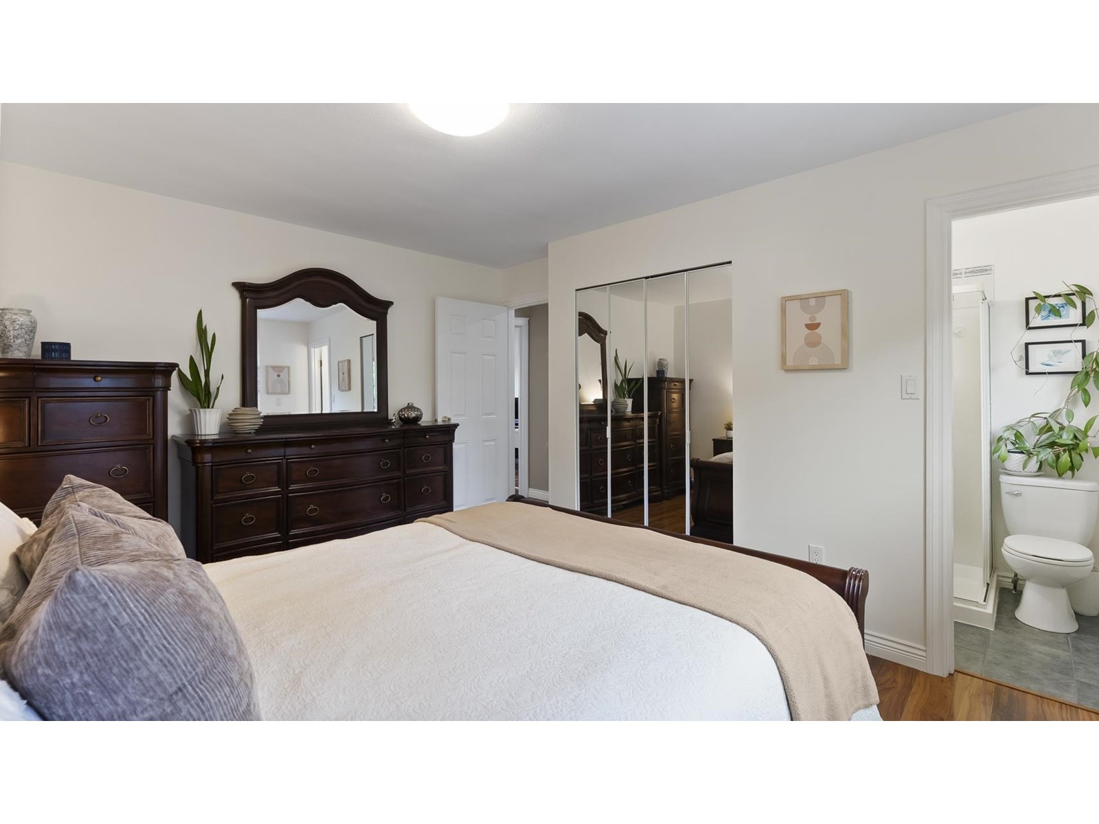Photo 14 of 14409 Chartwell Drive, Surrey BC