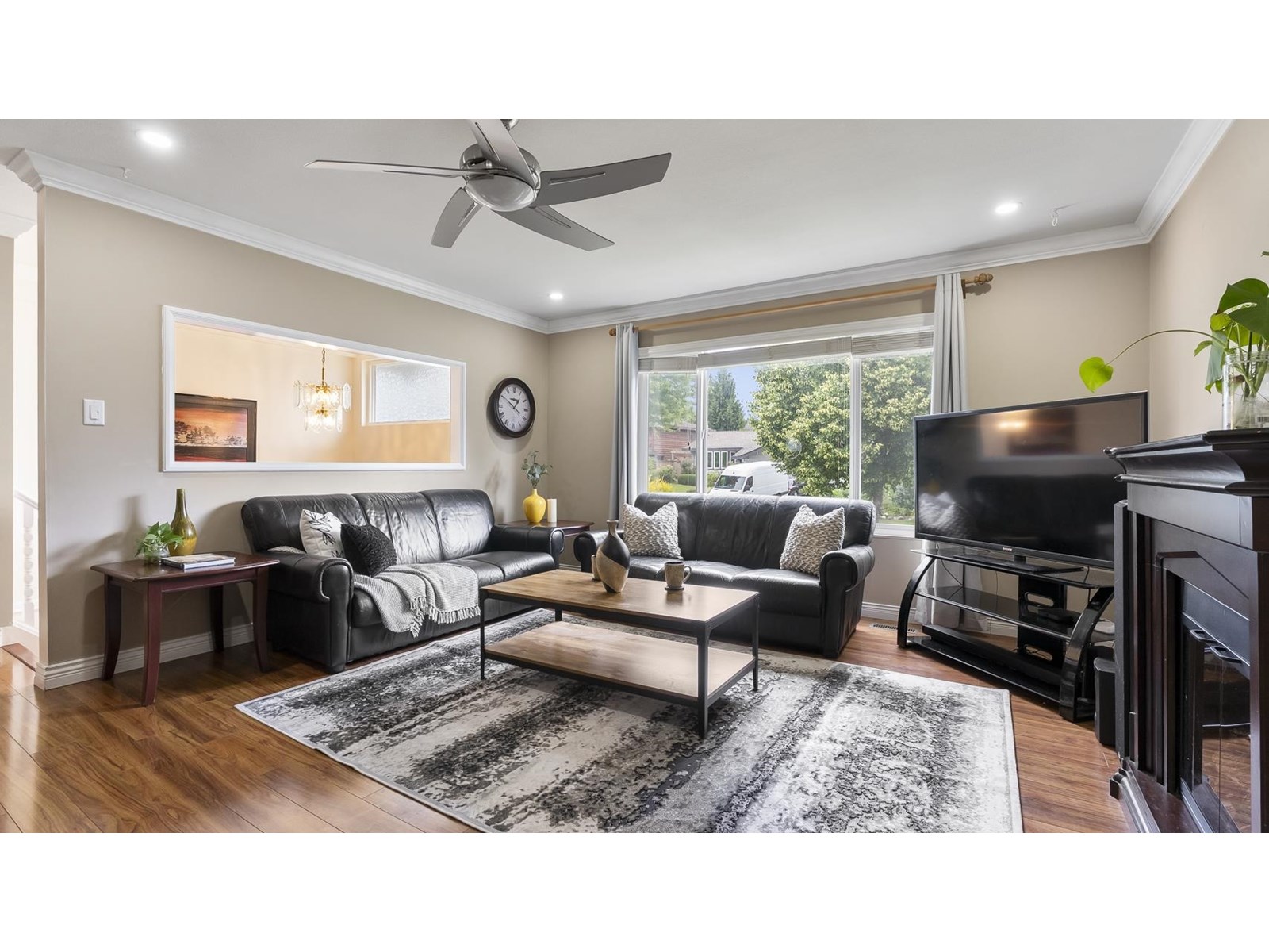 Photo 6 of 14409 Chartwell Drive, Surrey BC