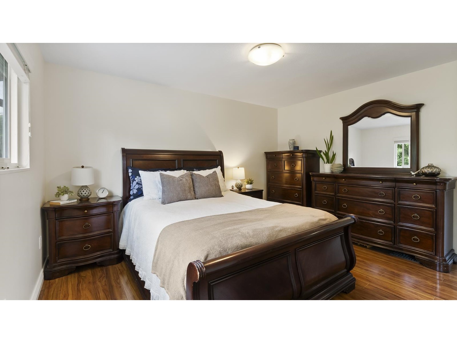 Photo 12 of 14409 Chartwell Drive, Surrey BC