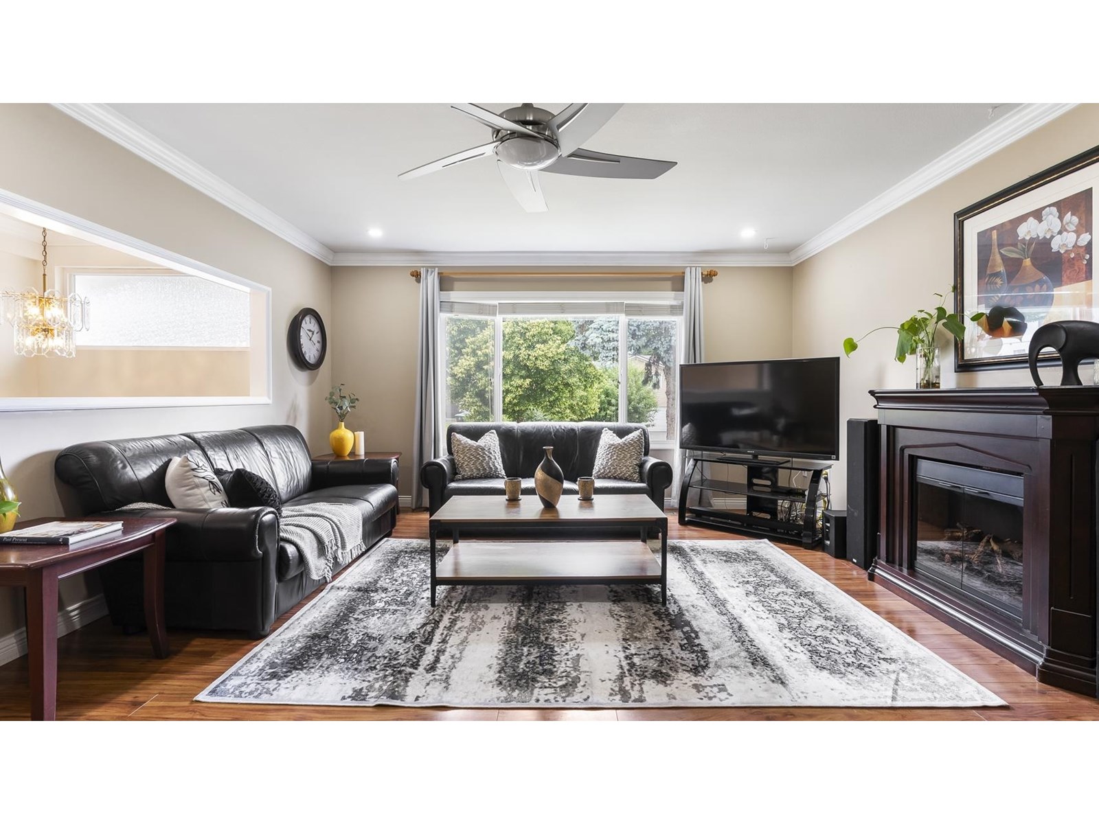 Photo 4 of 14409 Chartwell Drive, Surrey BC