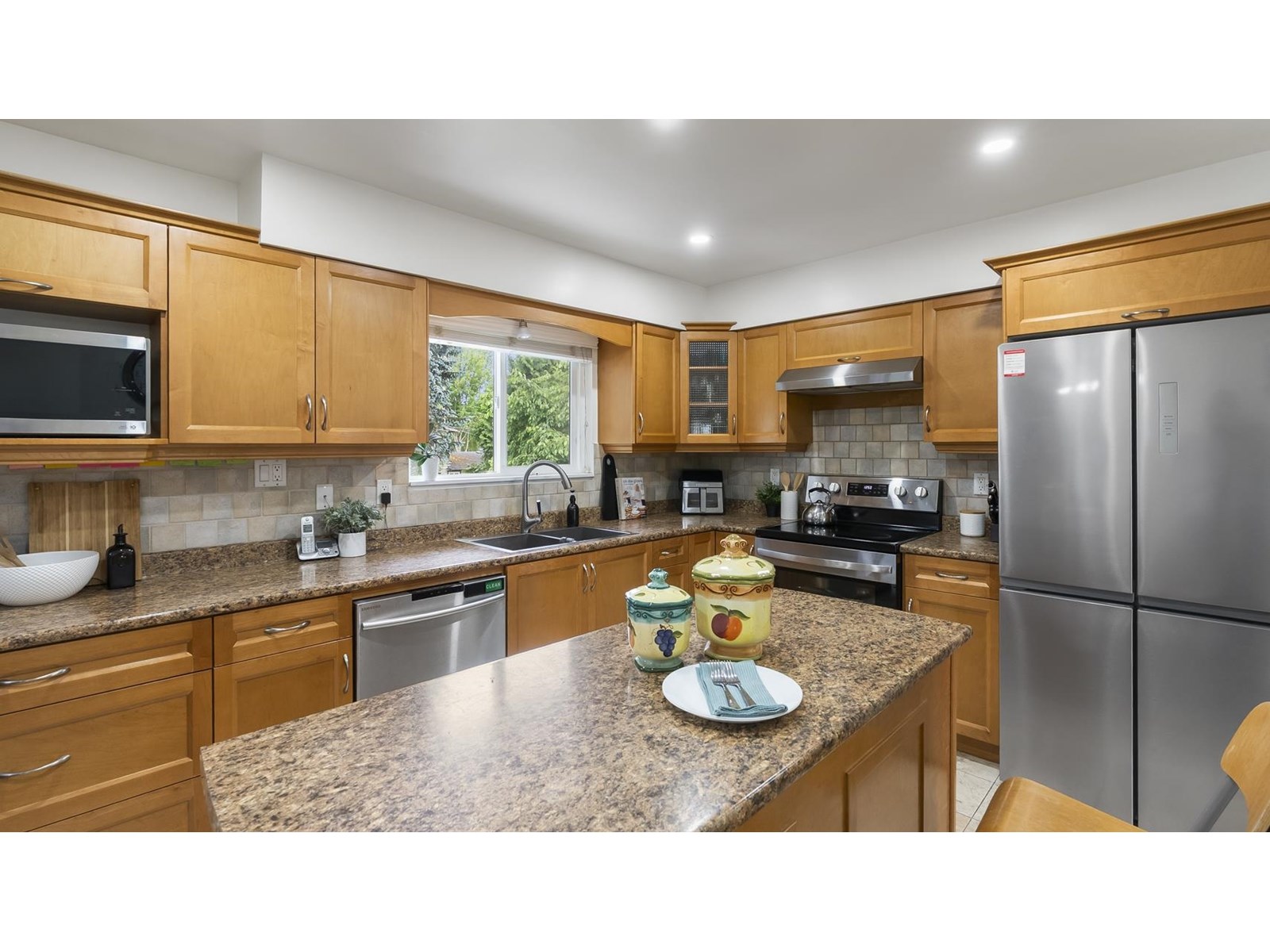 Photo 9 of 14409 Chartwell Drive, Surrey BC