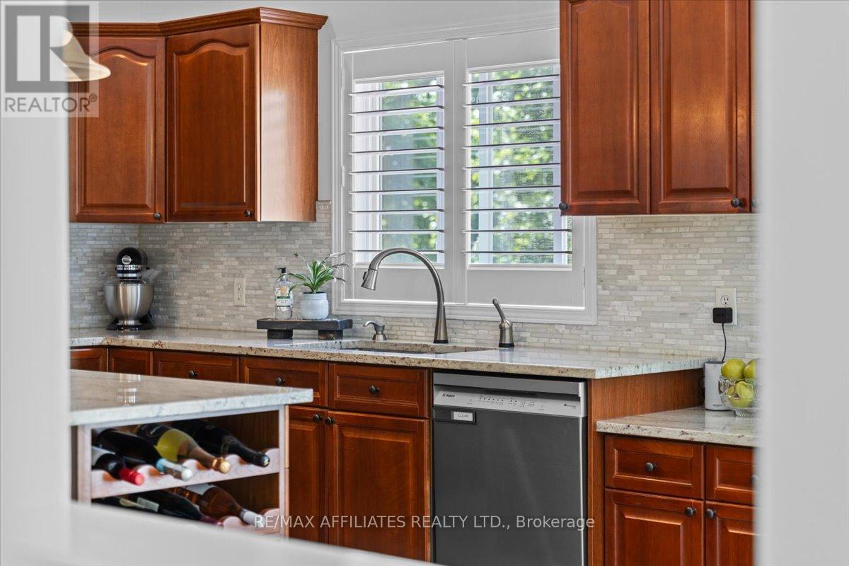 Photo 11 of 57 Insmill Crescent, Ottawa ON