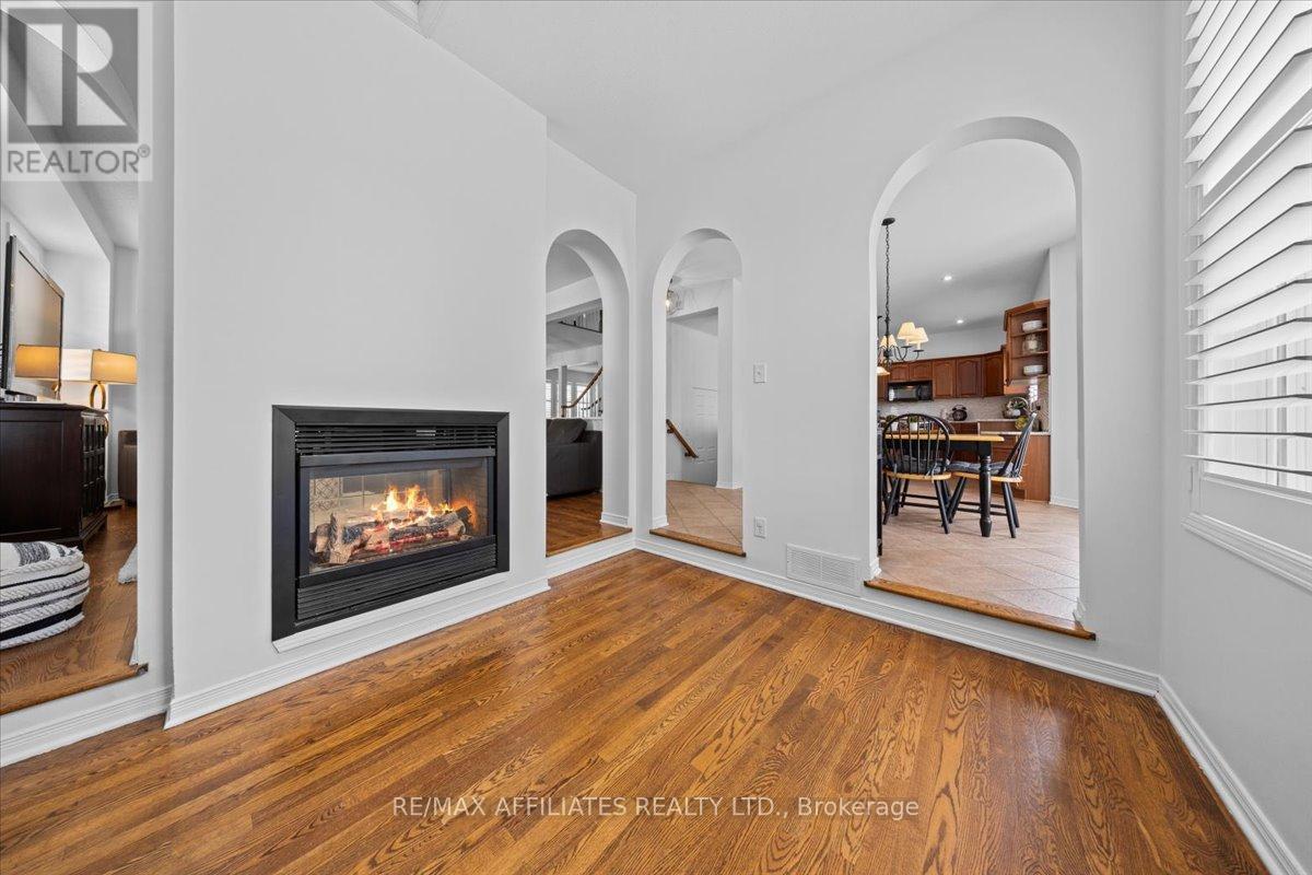 Photo 4 of 57 Insmill Crescent, Ottawa ON