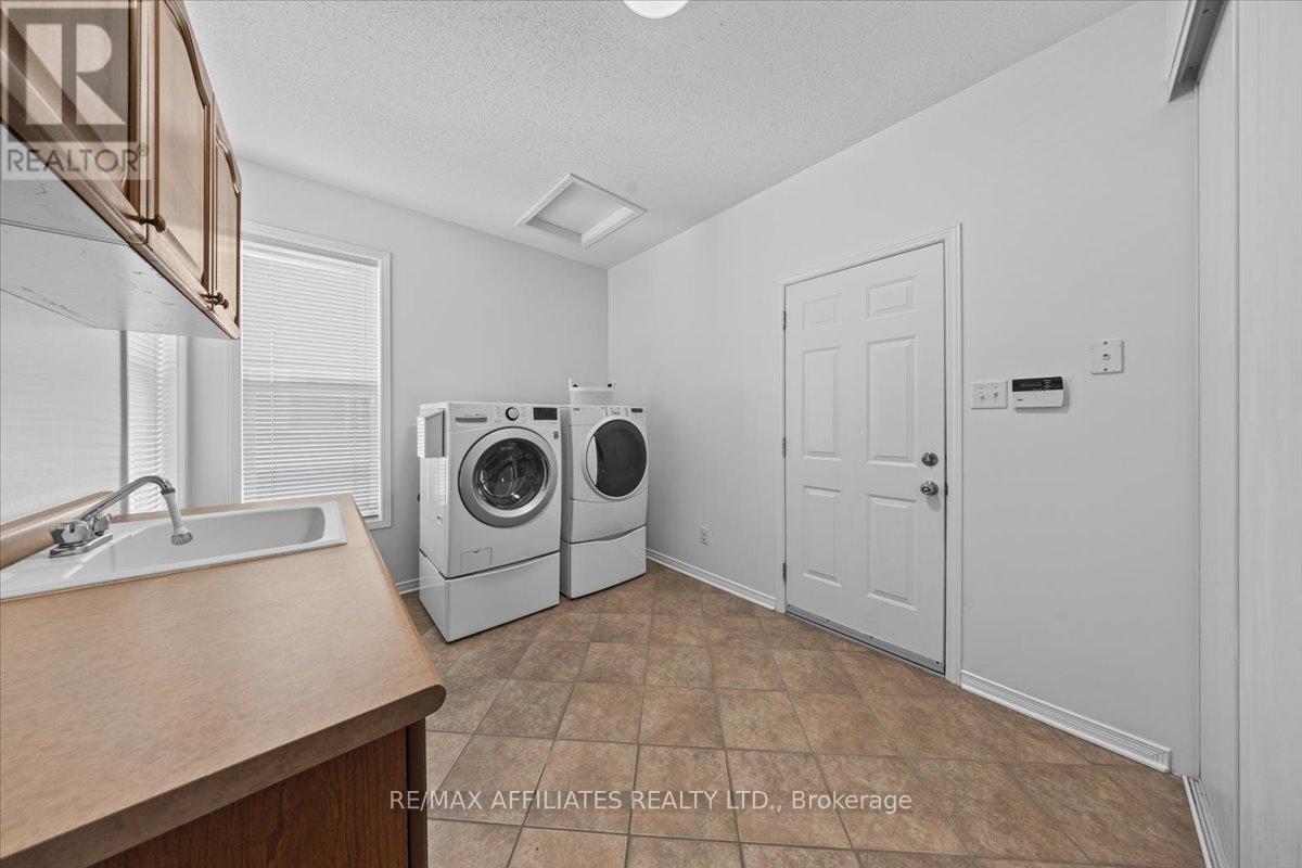 Photo 44 of 57 Insmill Crescent, Ottawa ON