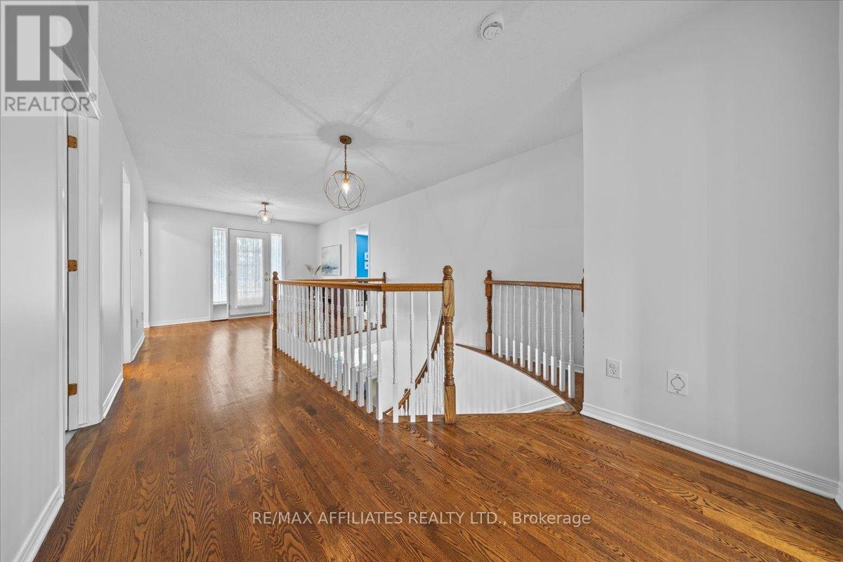 Photo 14 of 57 Insmill Crescent, Ottawa ON