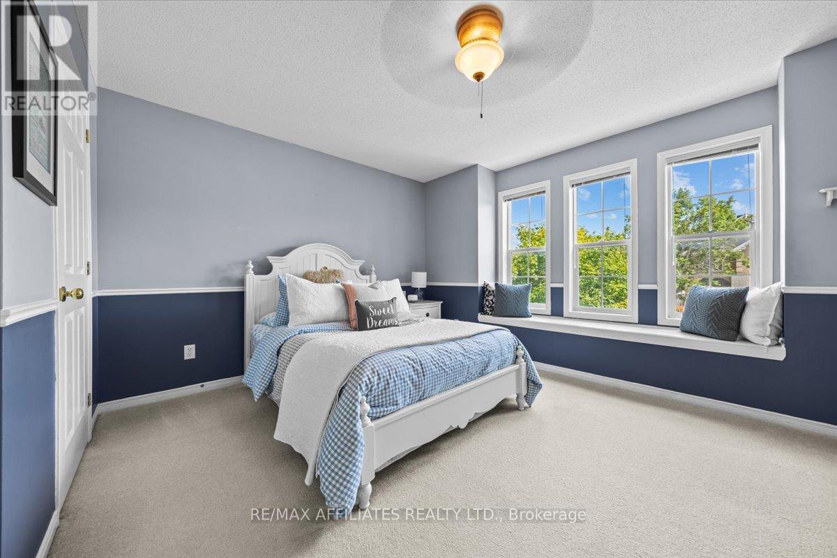 Photo 7 of 57 Insmill Crescent, Ottawa ON