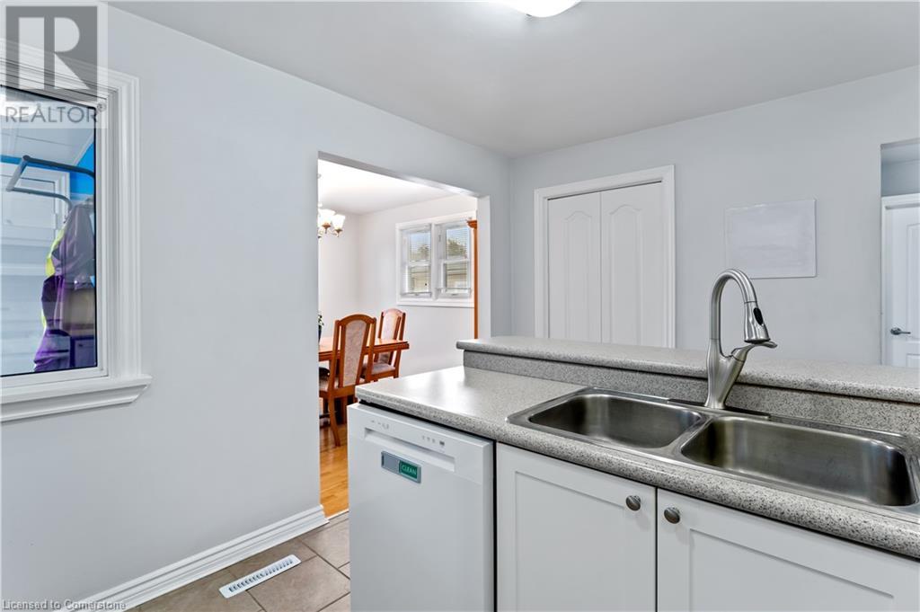 Photo 43 of 4539 Ontario Street, Lincoln ON