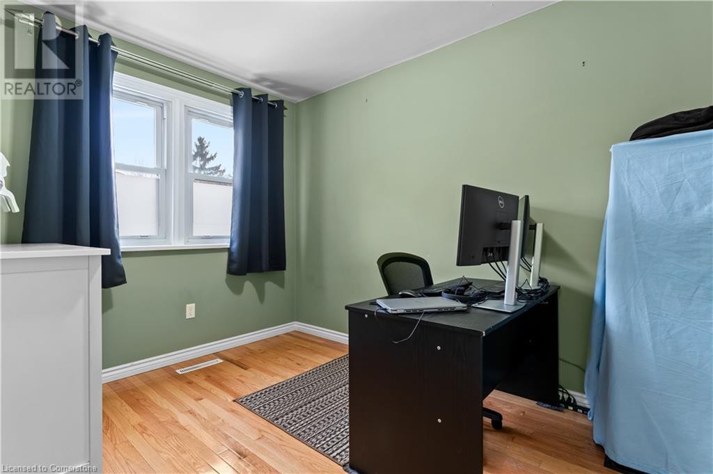 Photo 35 of 4539 Ontario Street, Lincoln ON