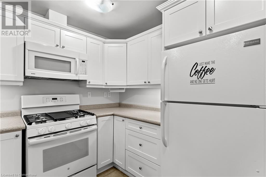 Photo 20 of 4539 Ontario Street, Lincoln ON