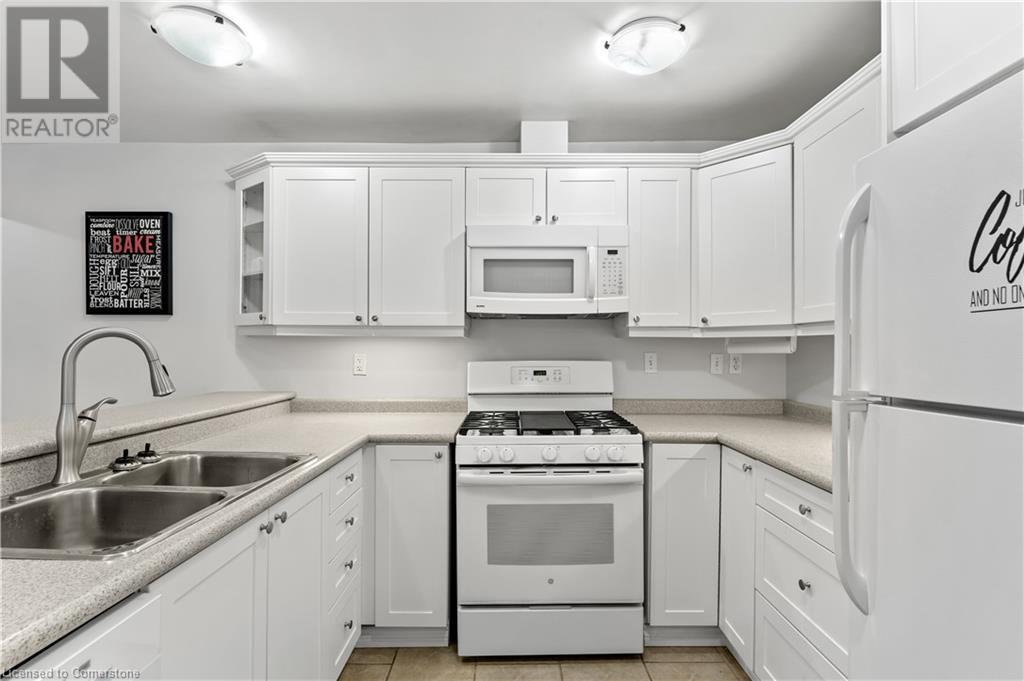 Photo 40 of 4539 Ontario Street, Lincoln ON