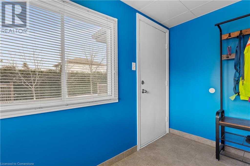 Photo 9 of 4539 Ontario Street, Lincoln ON