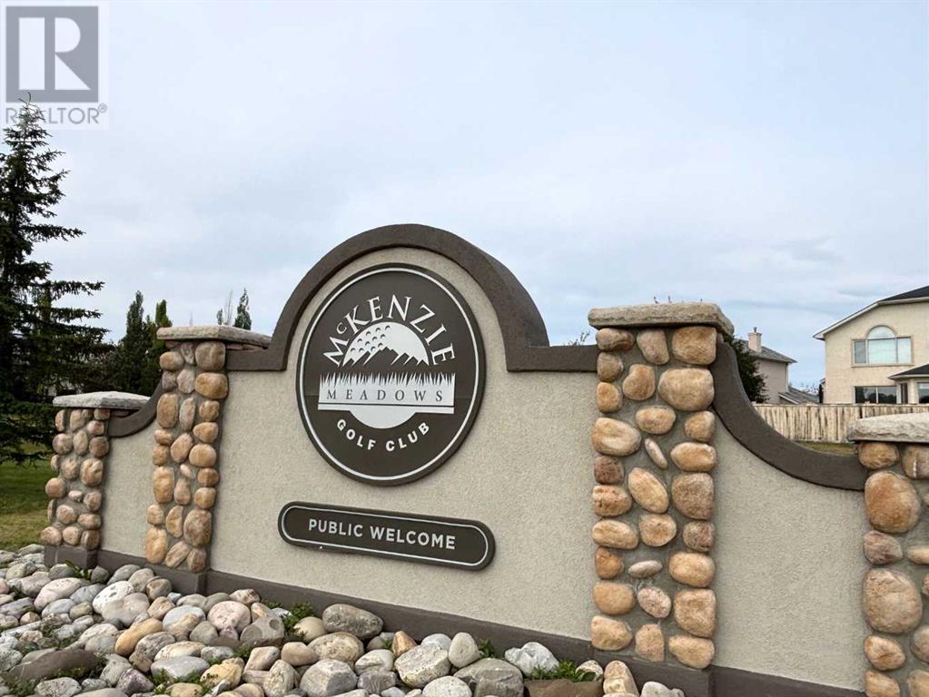 Single Family House for Sale in  Mt Alberta View SE McKenzie Lake Calgary 