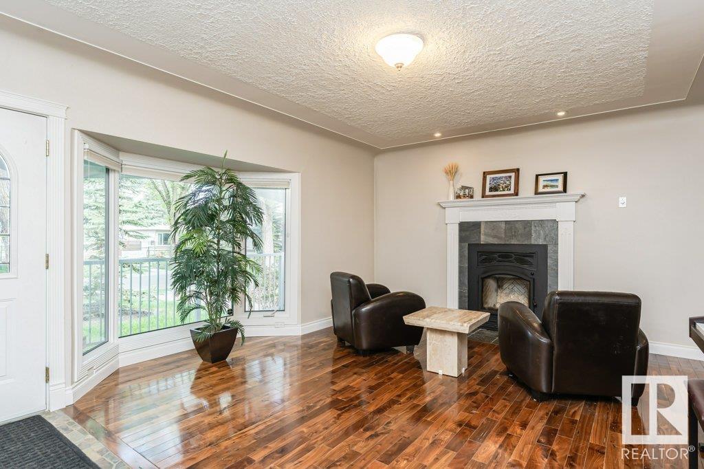 Photo 8 of 9119 117 St Nw, Edmonton AB