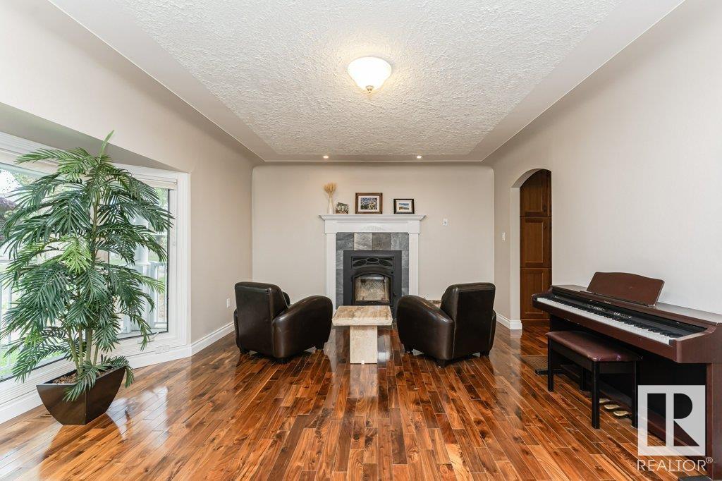 Photo 10 of 9119 117 St Nw, Edmonton AB