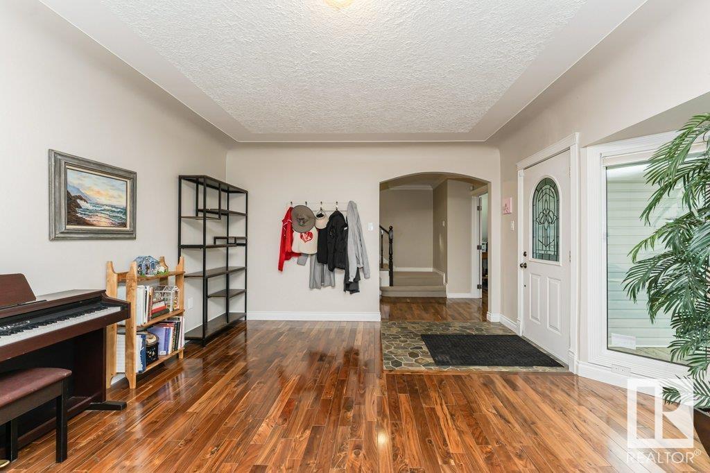 Photo 7 of 9119 117 St Nw, Edmonton AB