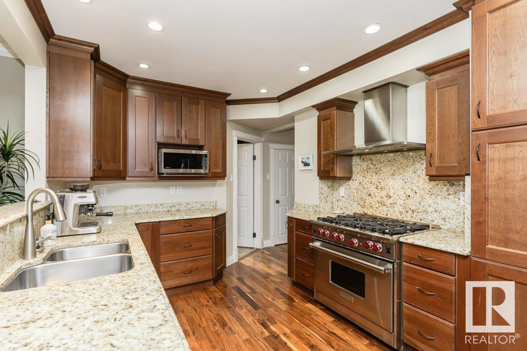 Photo 17 of 9119 117 St Nw, Edmonton AB