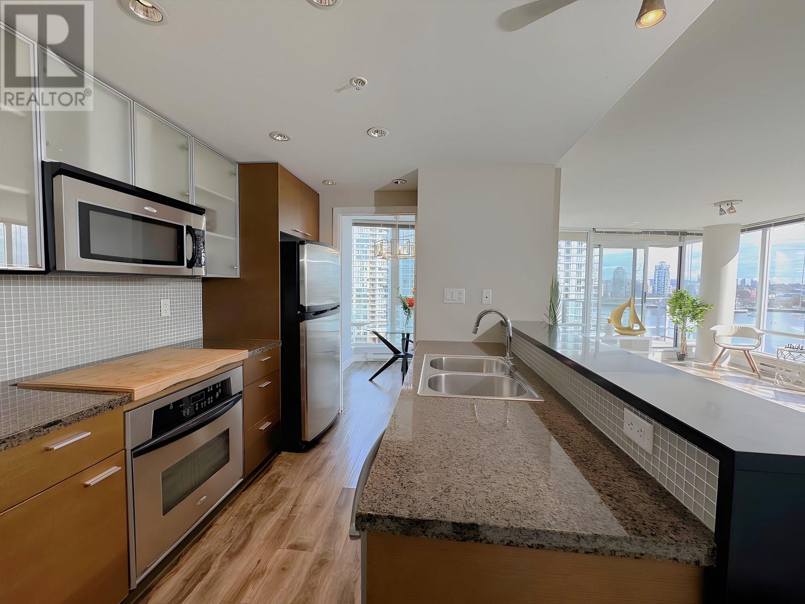Photo 9 of 1506 980 Cooperage Way, Vancouver BC