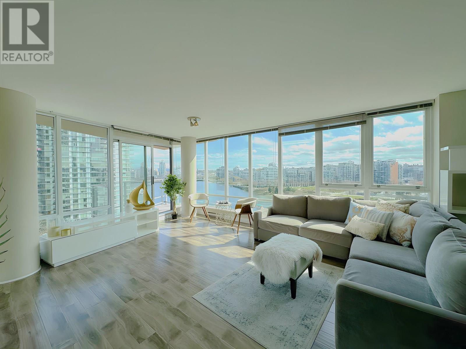 Photo 2 of 1506 980 Cooperage Way, Vancouver BC