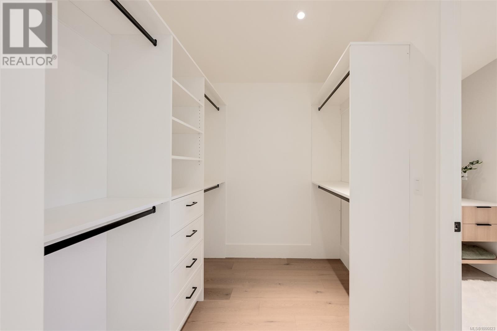  1624 Warren Gardens, Victoria