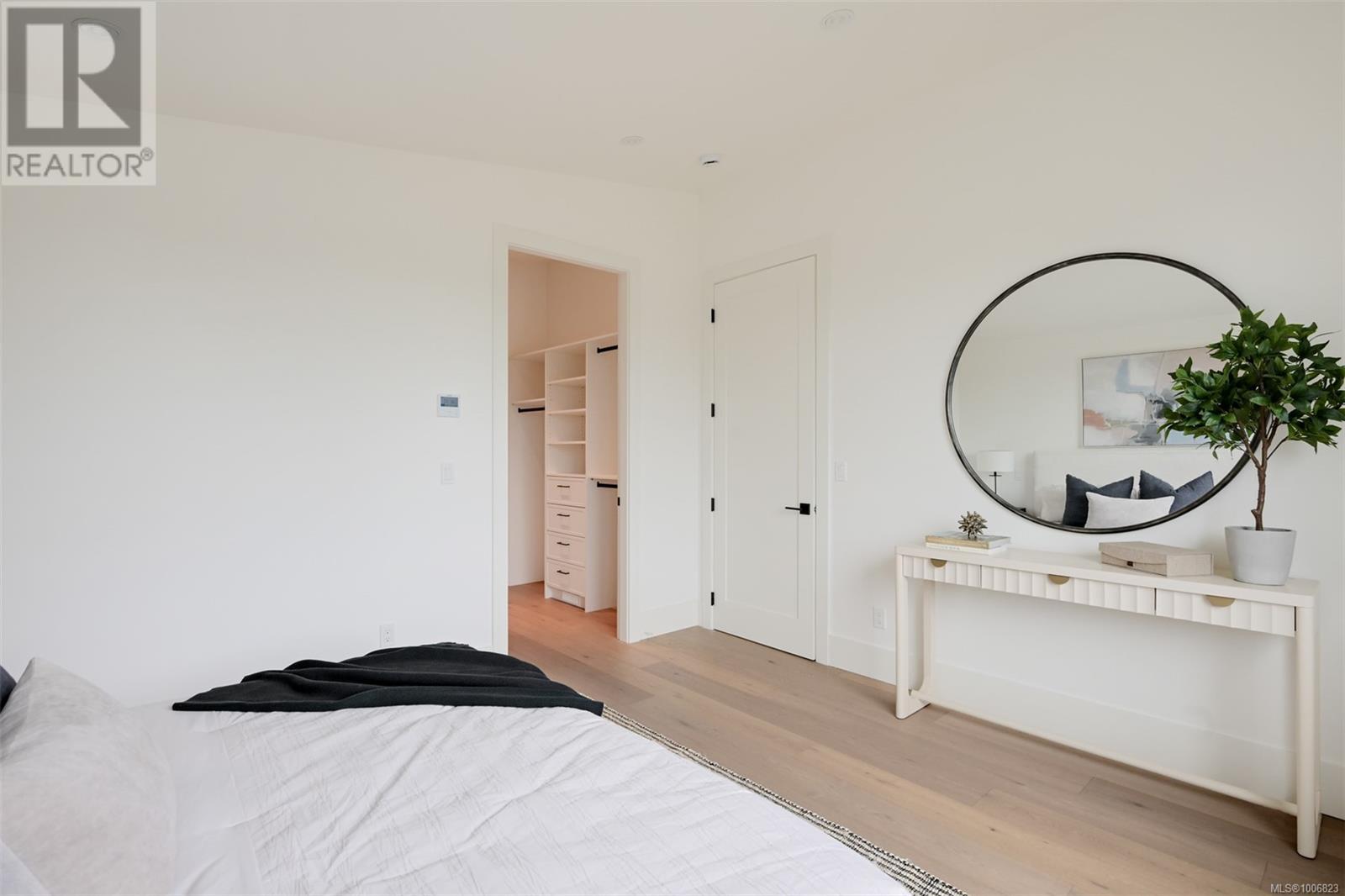  1624 Warren Gardens, Victoria