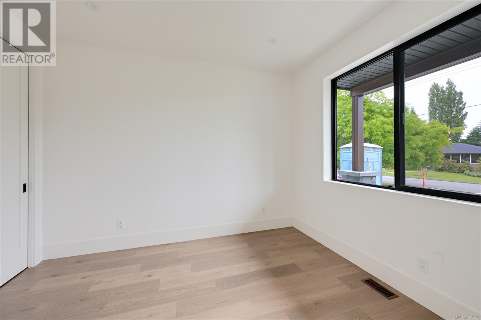  1624 Warren Gardens, Victoria