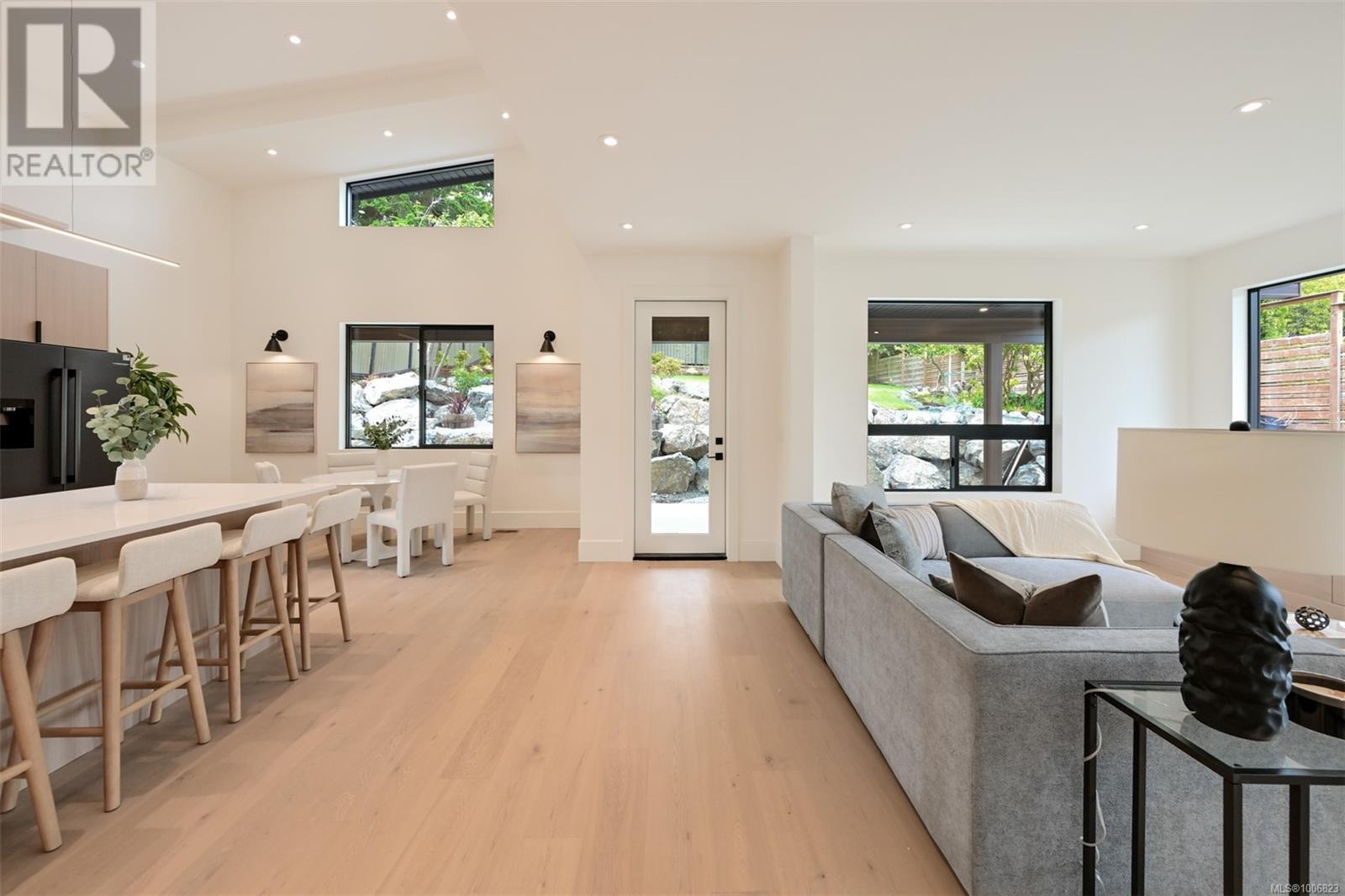  1624 Warren Gardens, Victoria