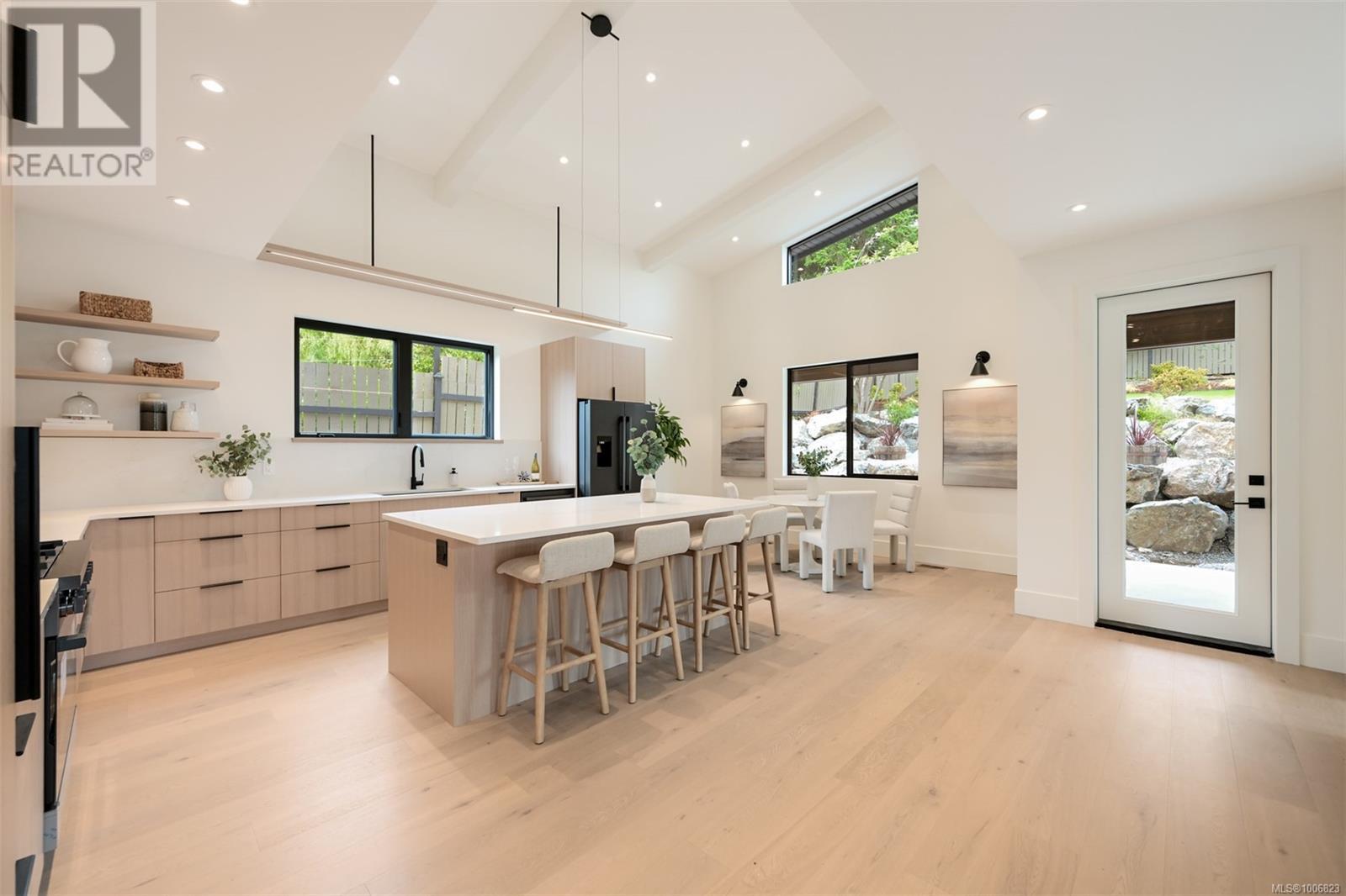  1624 Warren Gardens, Victoria