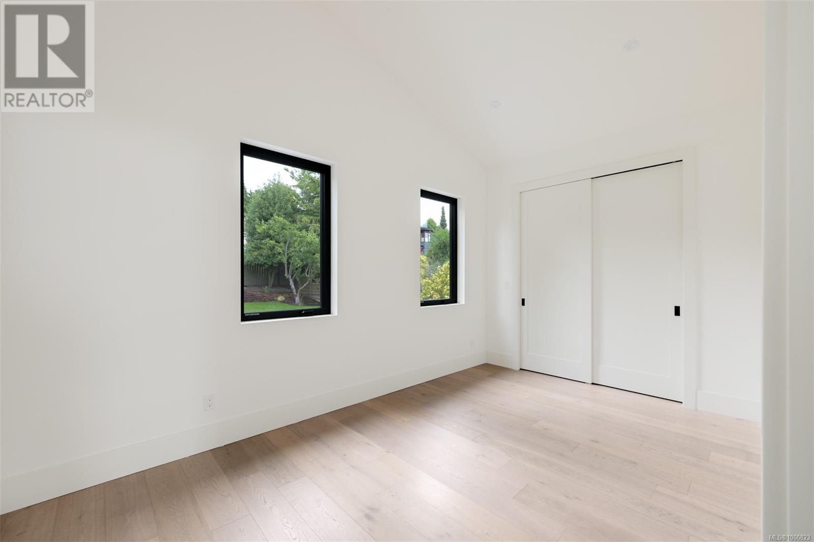  1624 Warren Gardens, Victoria