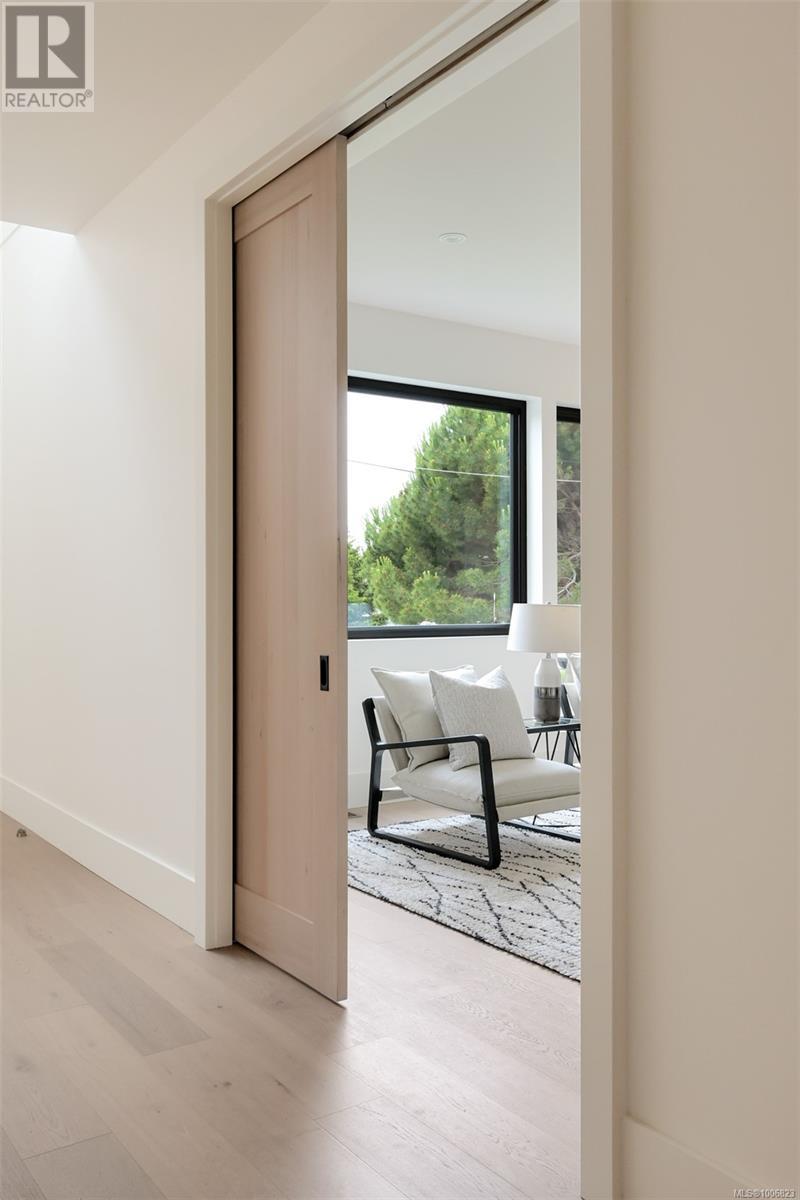  1624 Warren Gardens, Victoria