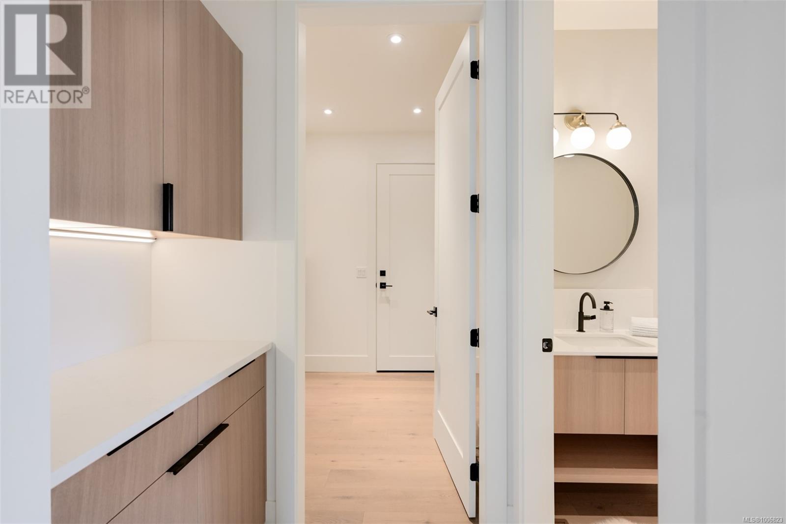  1624 Warren Gardens, Victoria