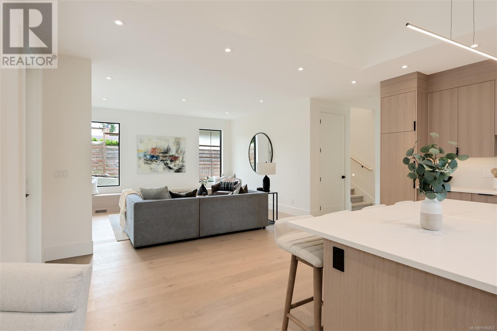  1624 Warren Gardens, Victoria
