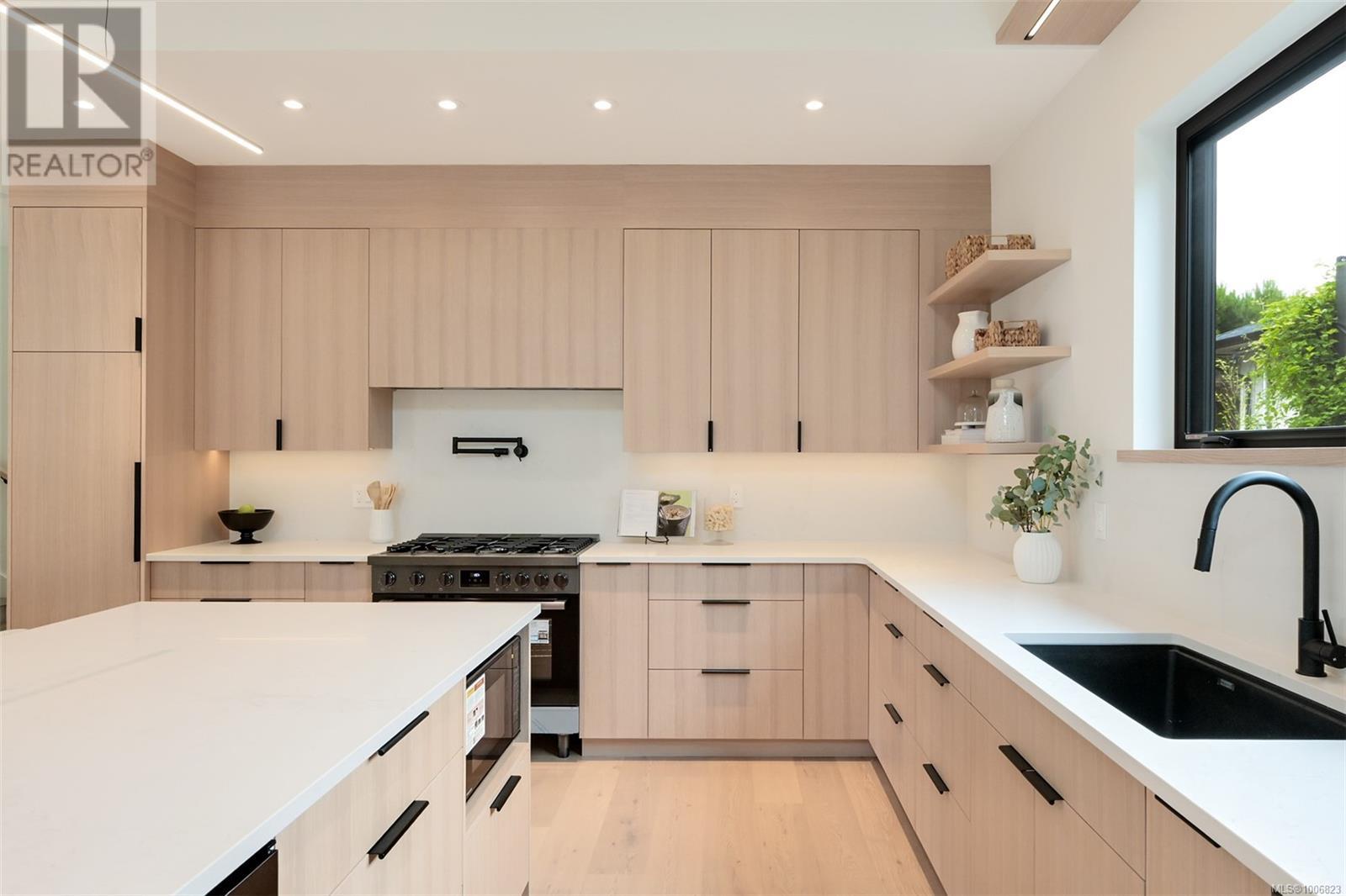  1624 Warren Gardens, Victoria