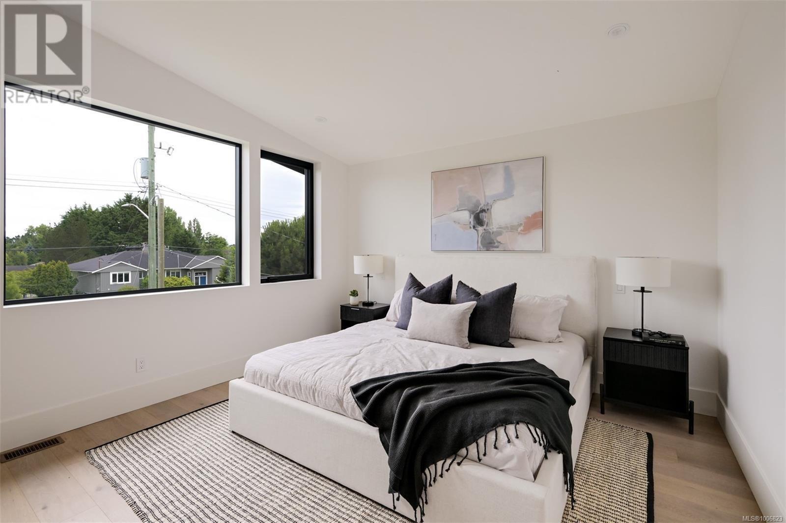  1624 Warren Gardens, Victoria
