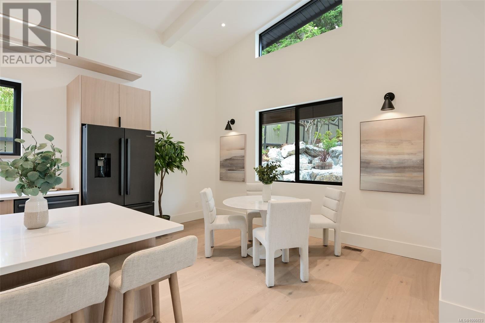  1624 Warren Gardens, Victoria