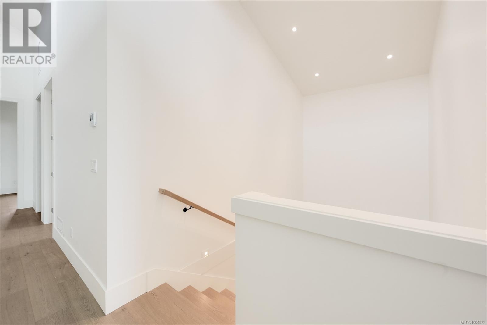  1624 Warren Gardens, Victoria